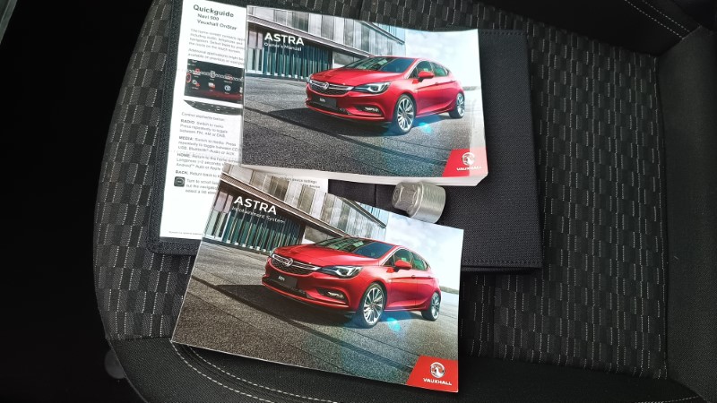 Clio Iconic Service Records (3)